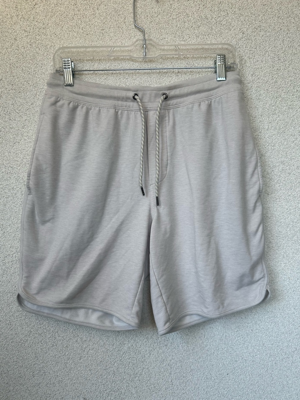 Vuori Ponto Performance Shorts Men’s Small Heather Stone DreamKnit